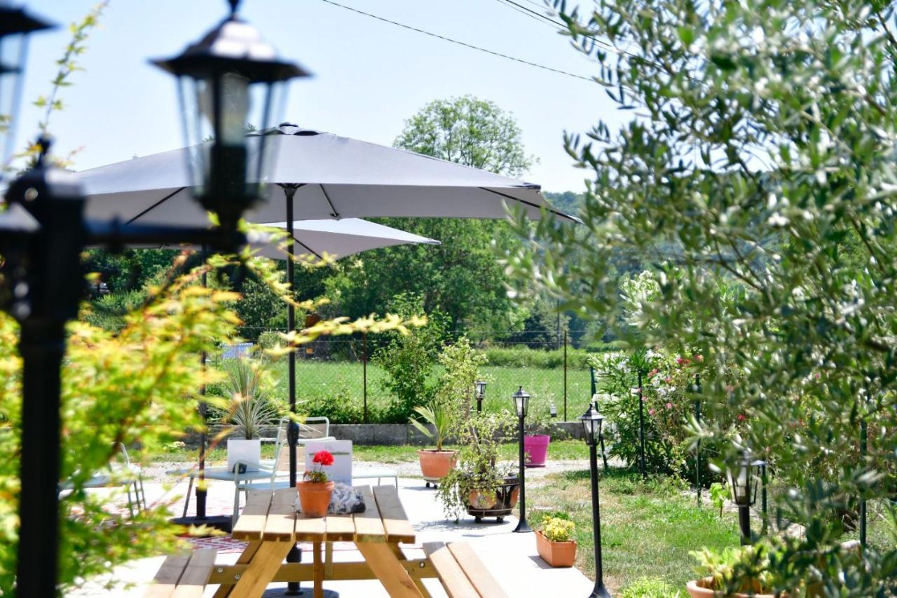 Le Jardin De Moulis, Saint Girons, Ariege, Pyrenees, Bed and Breakfast Exteriör bild
