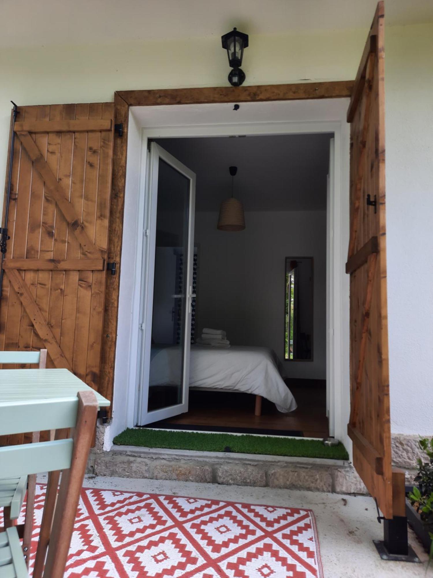 Le Jardin De Moulis, Saint Girons, Ariege, Pyrenees, Bed and Breakfast Exteriör bild